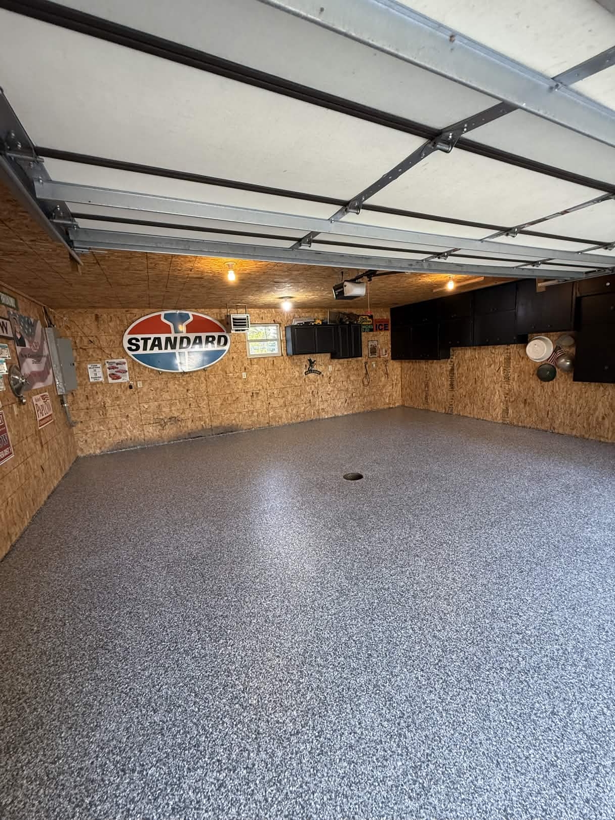 Standard garage β salt & pepper epoxy, wide angle