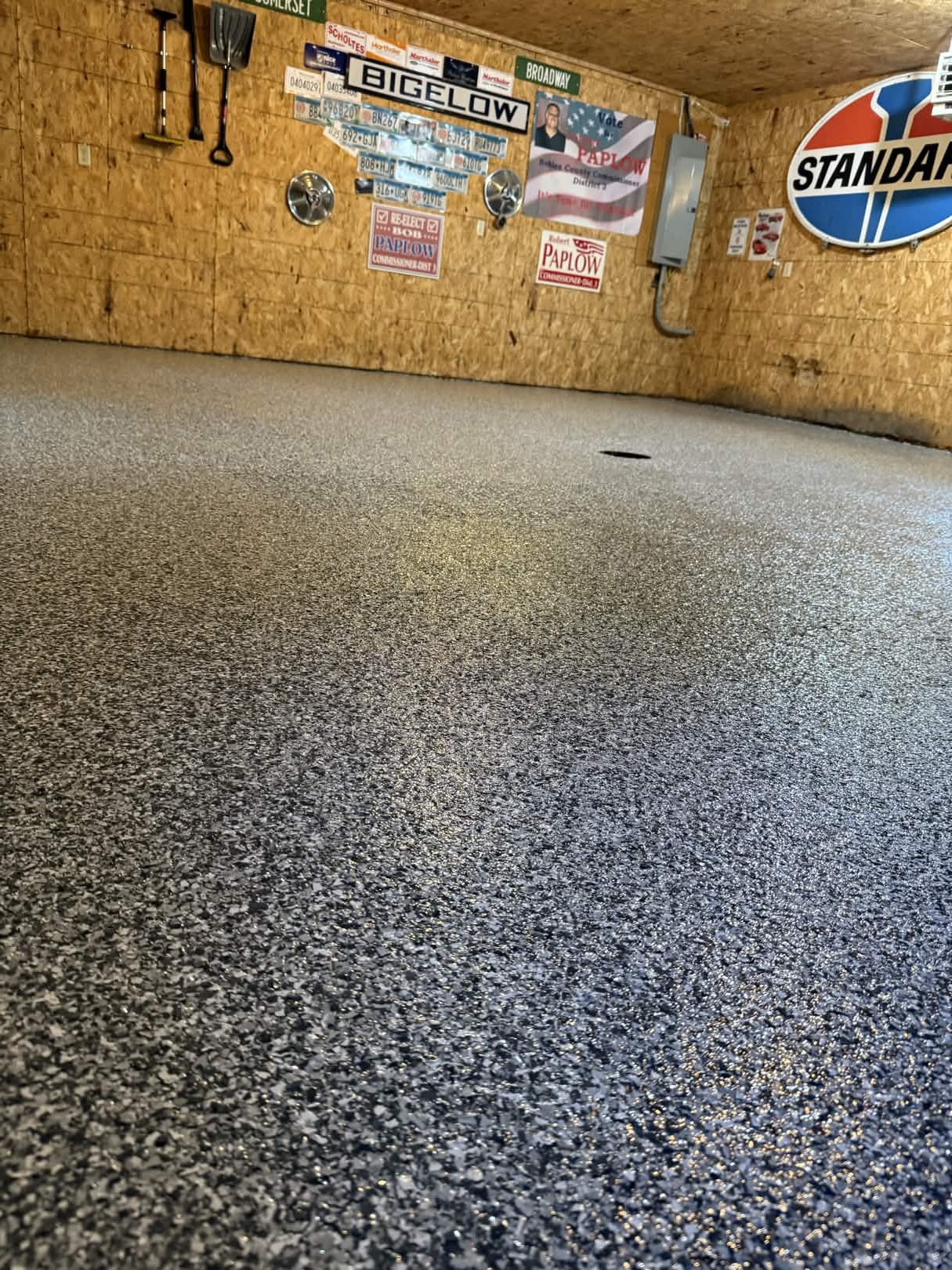 Standard garage β epoxy floor close-up